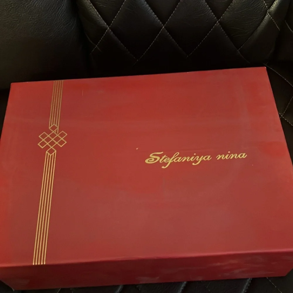 Stefaniya Nina Shoes | Nwot Stefaniya Nina Satin Pumps Size 8.5 | Color: Cream - Picture 7 of 7